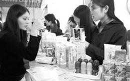 Thị trường mỹ phẩm mùa Tết: Nhộn nhạo hàng nhái